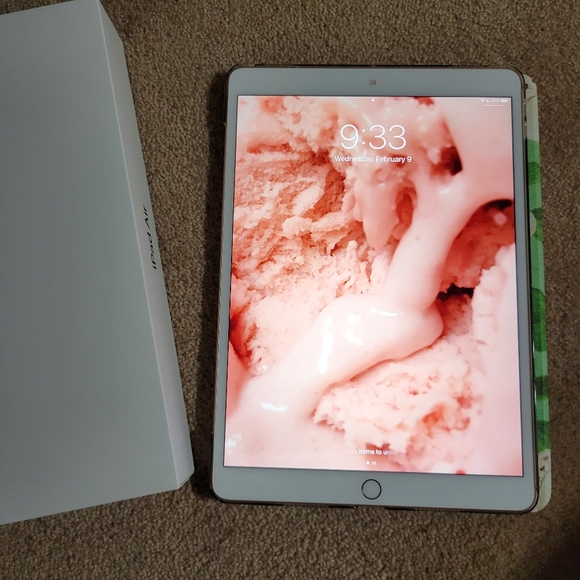 Apple iPad Air 10.5-Inch Wi-Fi + Cellular 256GB Gold 3rd generation  A2153 2019 - Picture 4 of 6